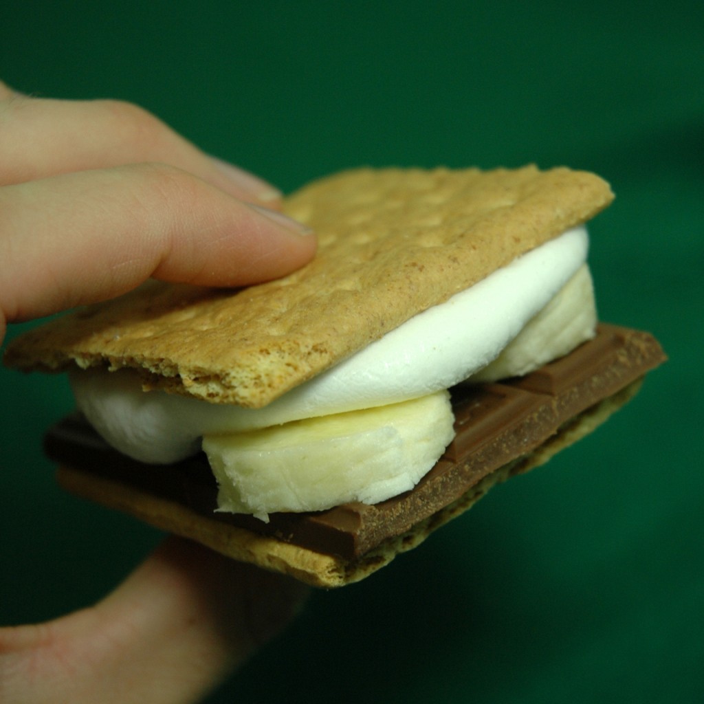 banana and chocolate smore